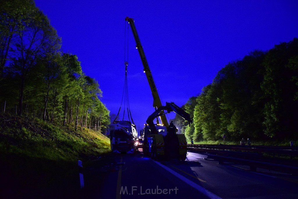 VU Gefahrgut LKW umgestuerzt A 4 Rich Koeln Hoehe AS Gummersbach P598.JPG - Miklos Laubert